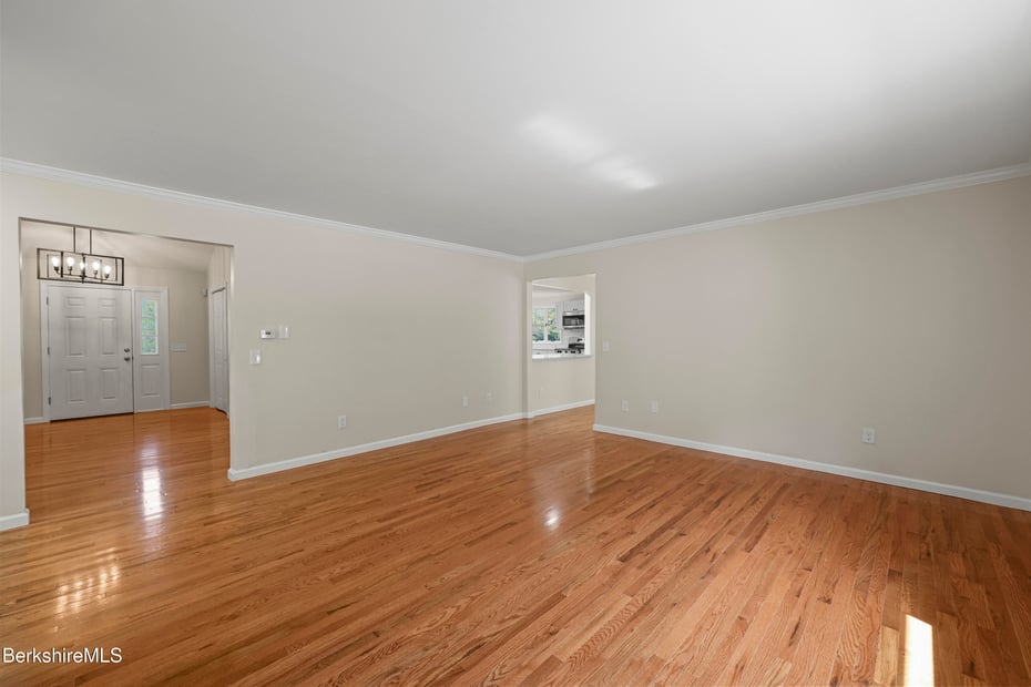 149 Wilshire Dr Photo 13