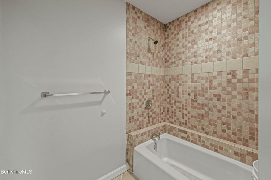 149 Wilshire Dr Photo 51