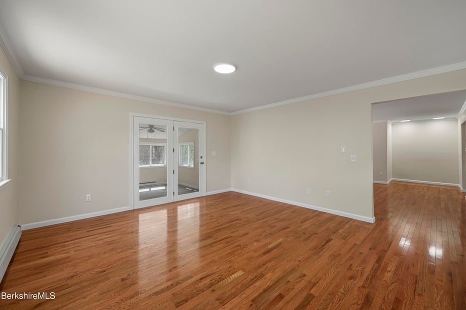 149 Wilshire Dr Photo 17