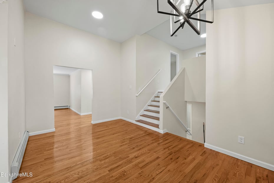 149 Wilshire Dr Photo 11