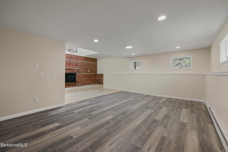 149 Wilshire Dr Photo 44