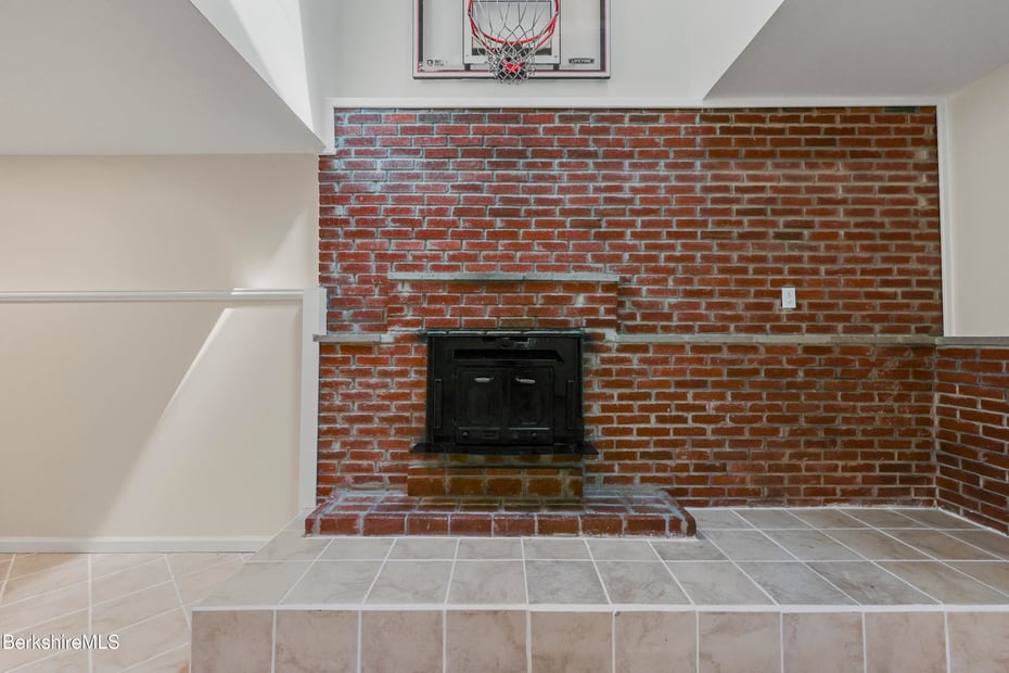 149 Wilshire Dr Photo 45