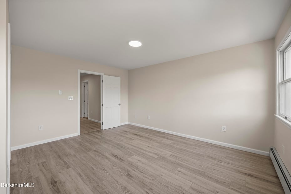 149 Wilshire Dr Photo 36