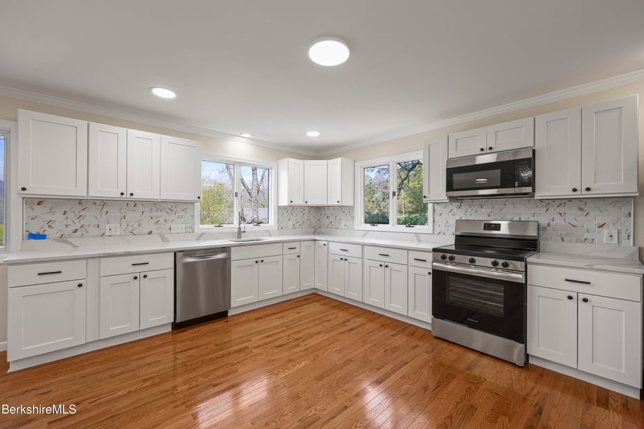 149 Wilshire Dr Photo 22