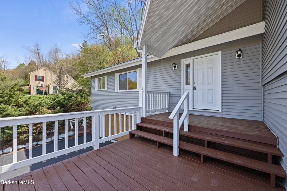 149 Wilshire Dr Photo 3