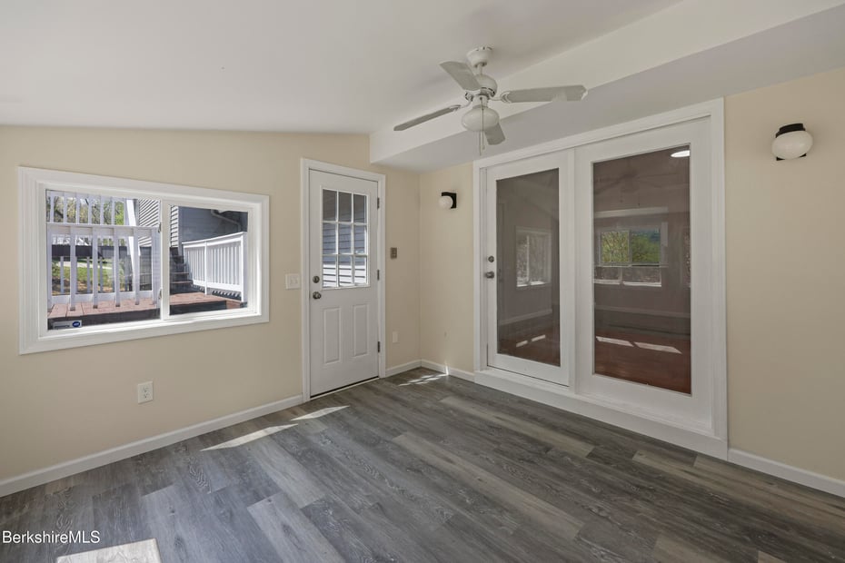 149 Wilshire Dr Photo 25