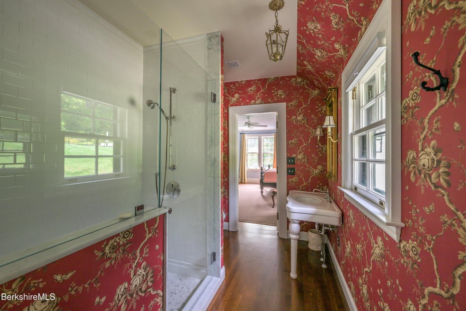 399 Under Mountain Rd Photo 30