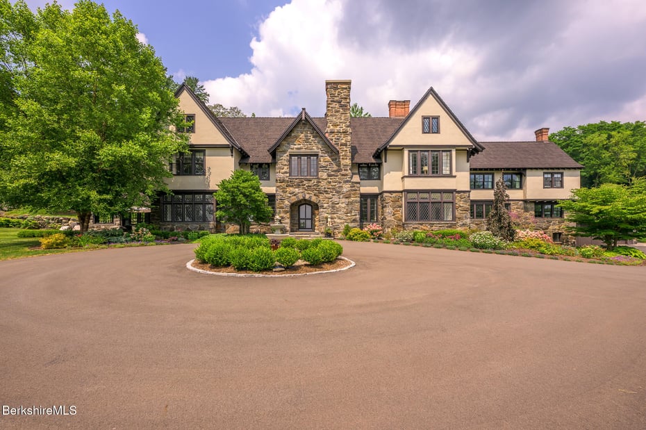 399 Under Mountain Rd Photo 3