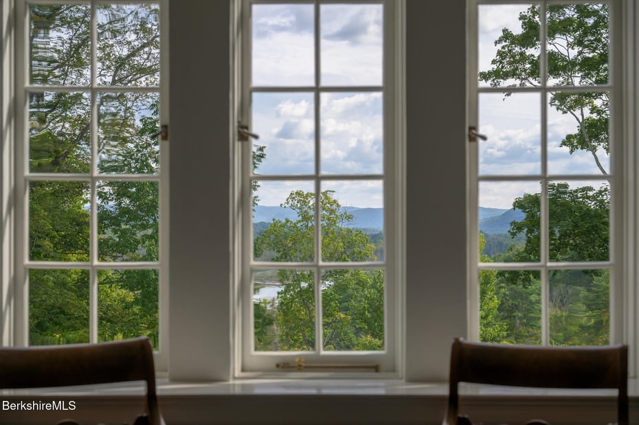 399 Under Mountain Rd Photo 32