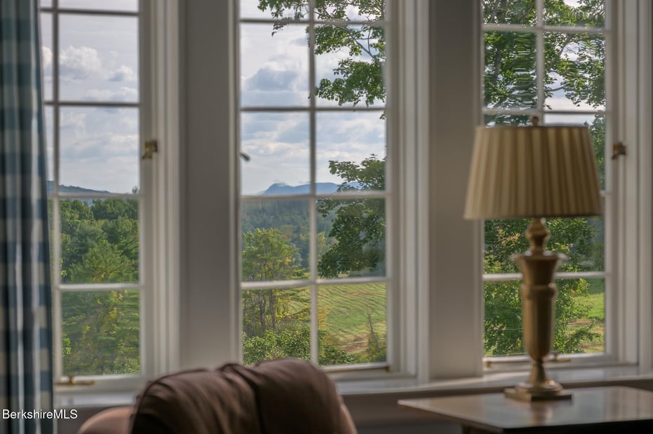 399 Under Mountain Rd Photo 38