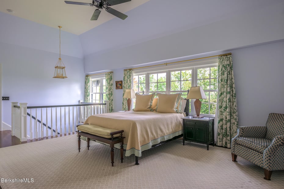 399 Under Mountain Rd Photo 40