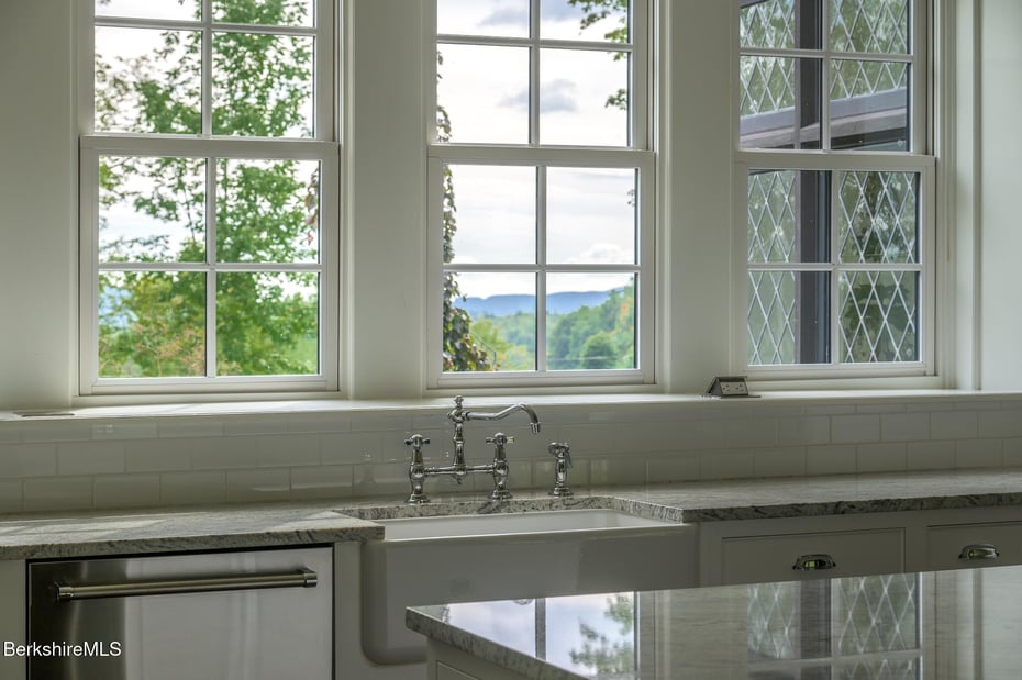 399 Under Mountain Rd Photo 22