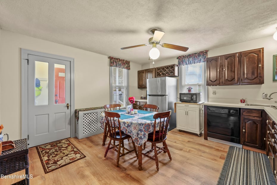 34 Goodrich St Photo 15