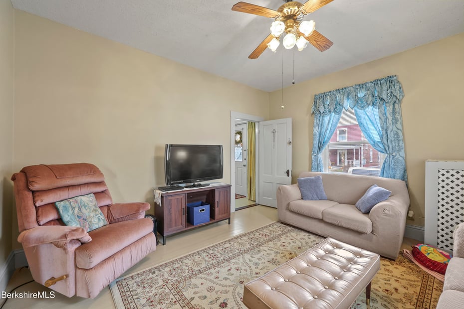 34 Goodrich St Photo 7