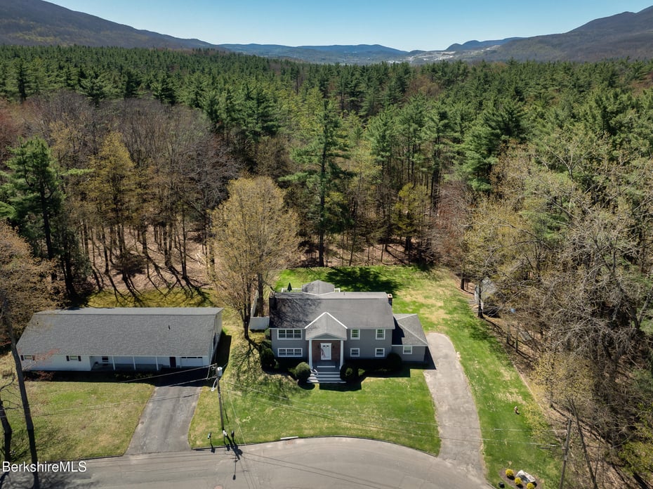 54 Pinehill Ter Photo 3