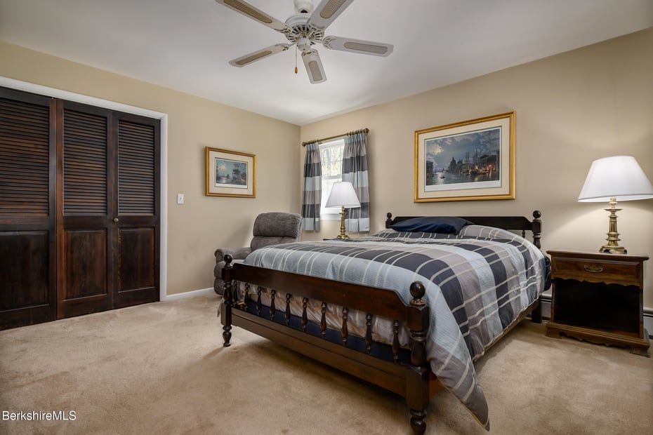 54 Pinehill Ter Photo 29