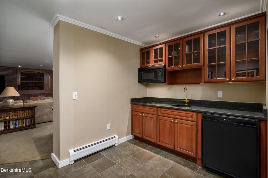 54 Pinehill Ter Photo 43