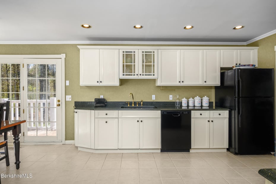 54 Pinehill Ter Photo 22