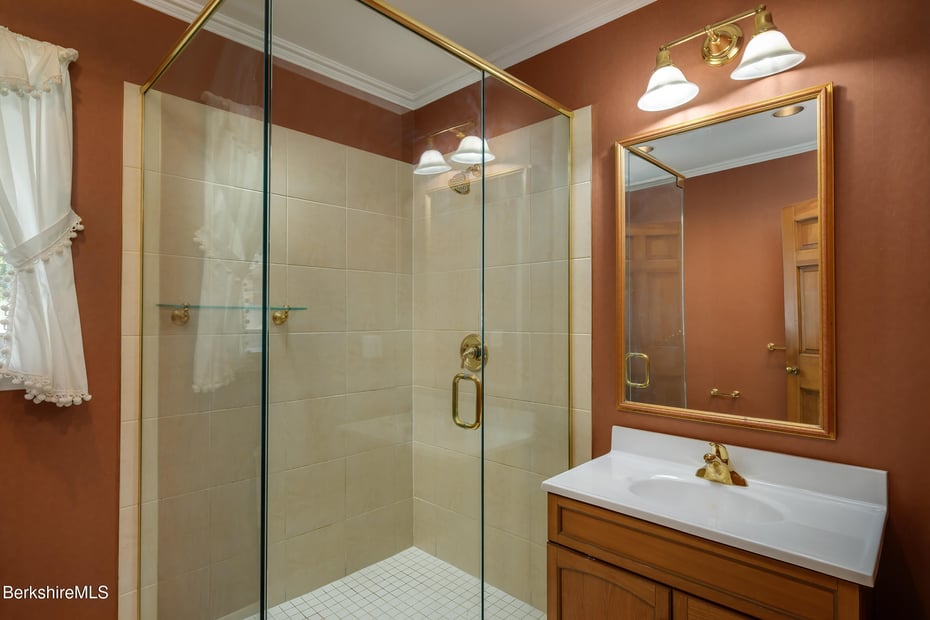 54 Pinehill Ter Photo 46