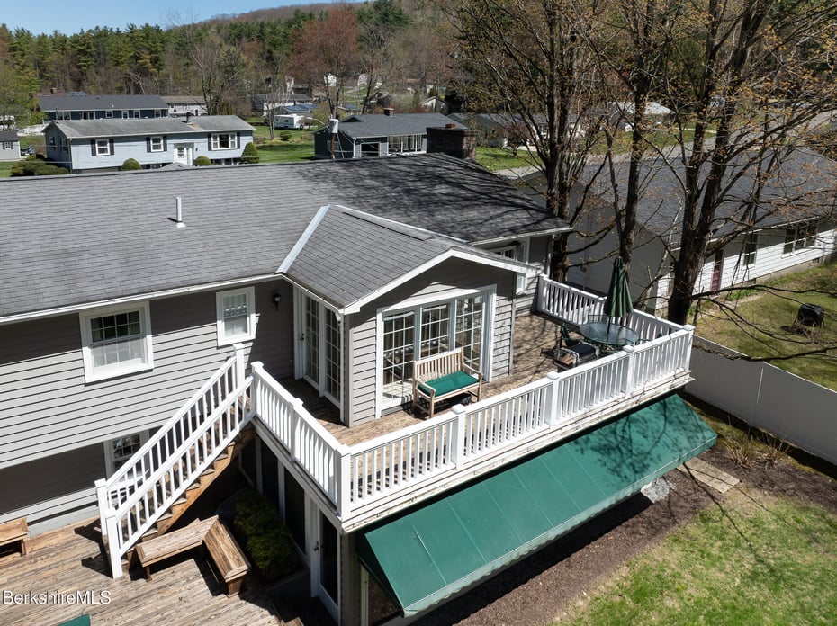 54 Pinehill Ter Photo 9
