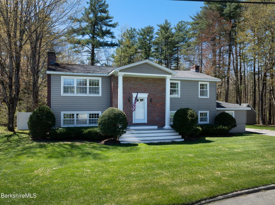 54 Pinehill Ter Photo 1