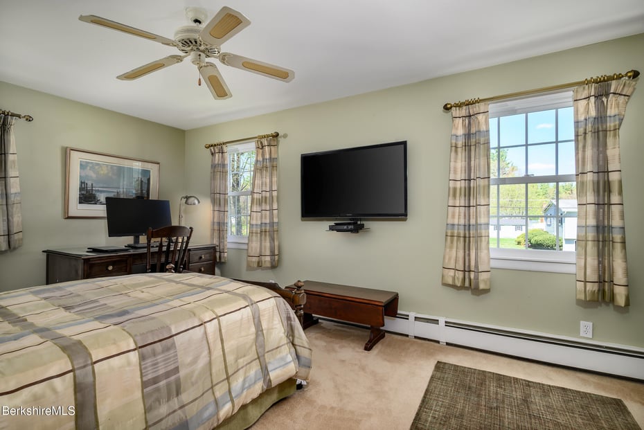 54 Pinehill Ter Photo 30