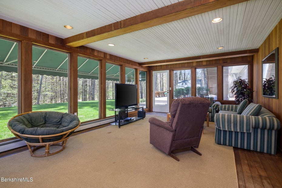 54 Pinehill Ter Photo 41