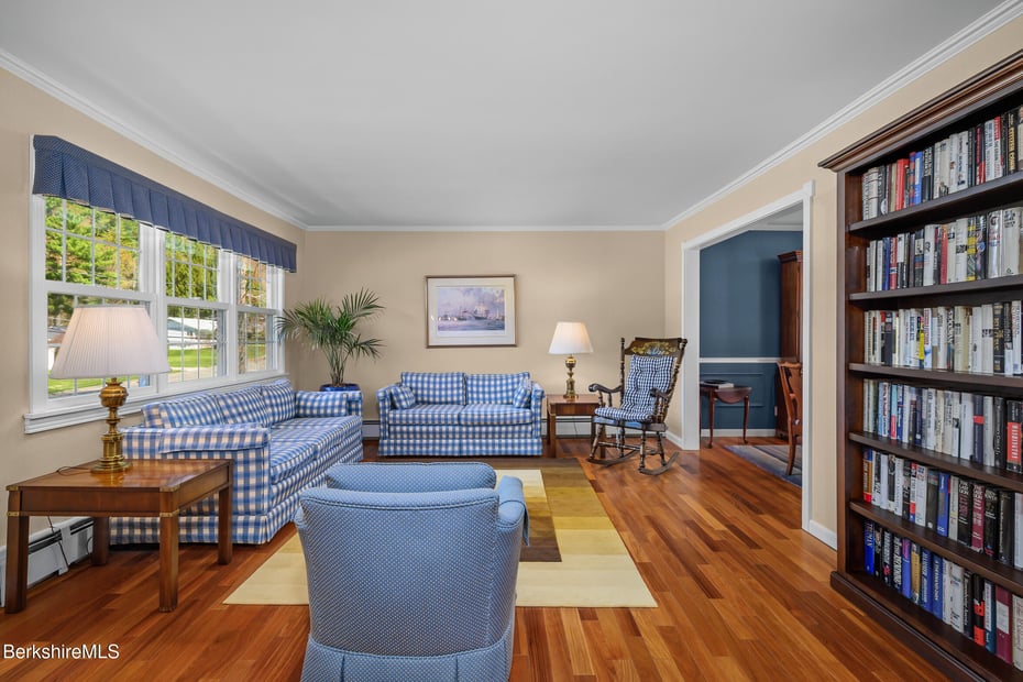 54 Pinehill Ter Photo 16