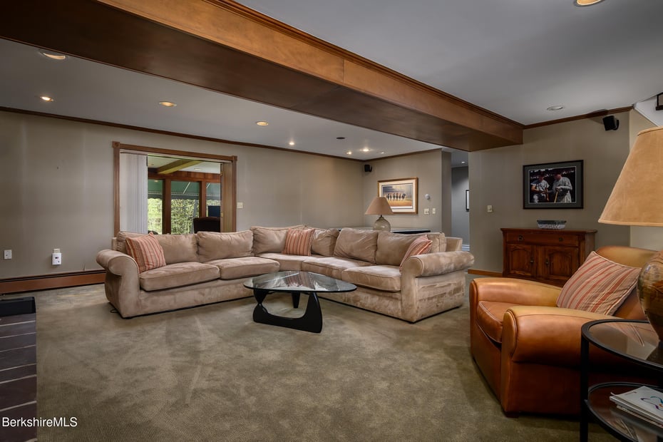 54 Pinehill Ter Photo 34