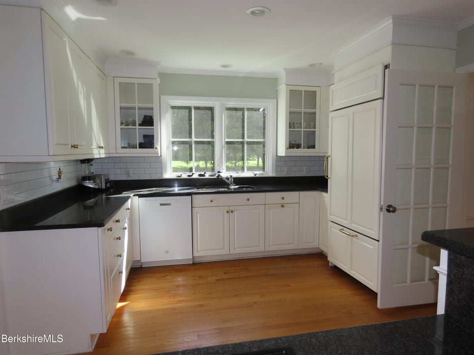 175 Bulkley St Photo 10