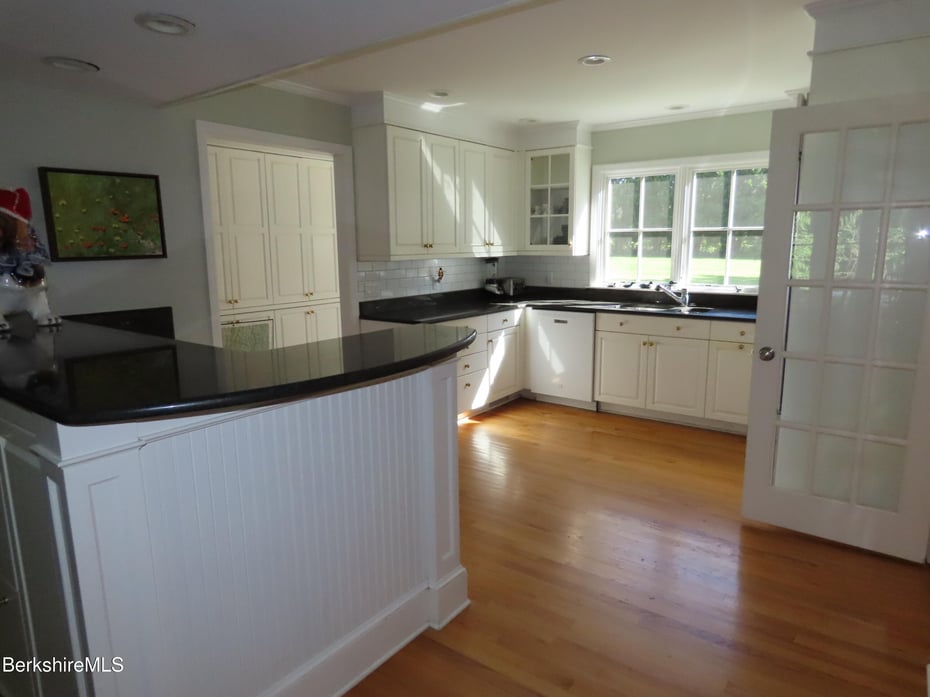 175 Bulkley St Photo 11