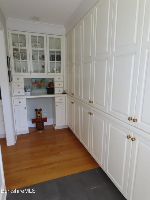 175 Bulkley St Photo 8