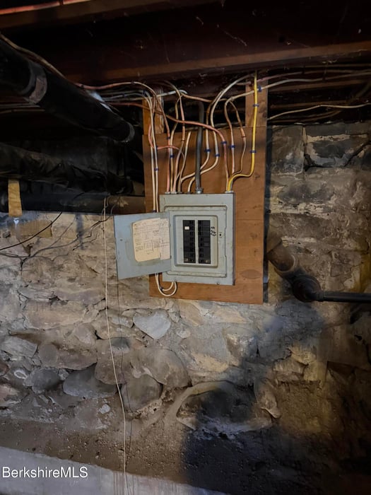 85 Church St Photo 22