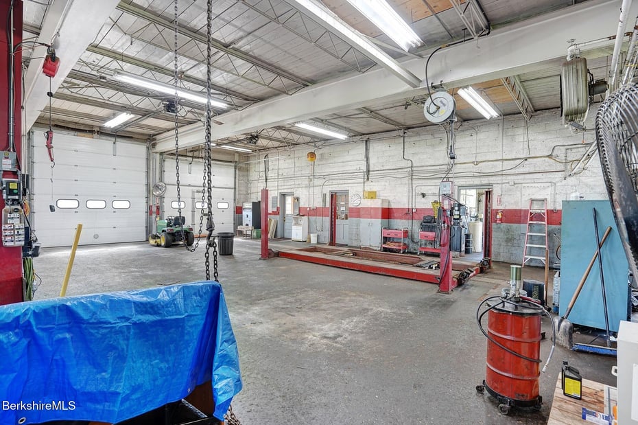 1955 N Main St Photo 13