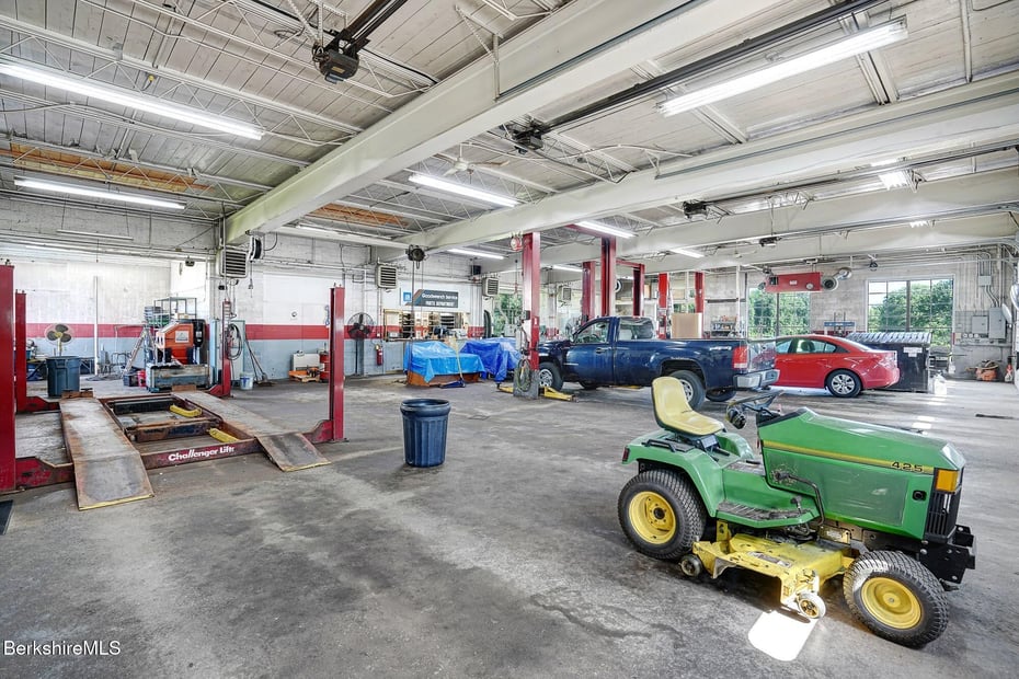 1955 N Main St Photo 8