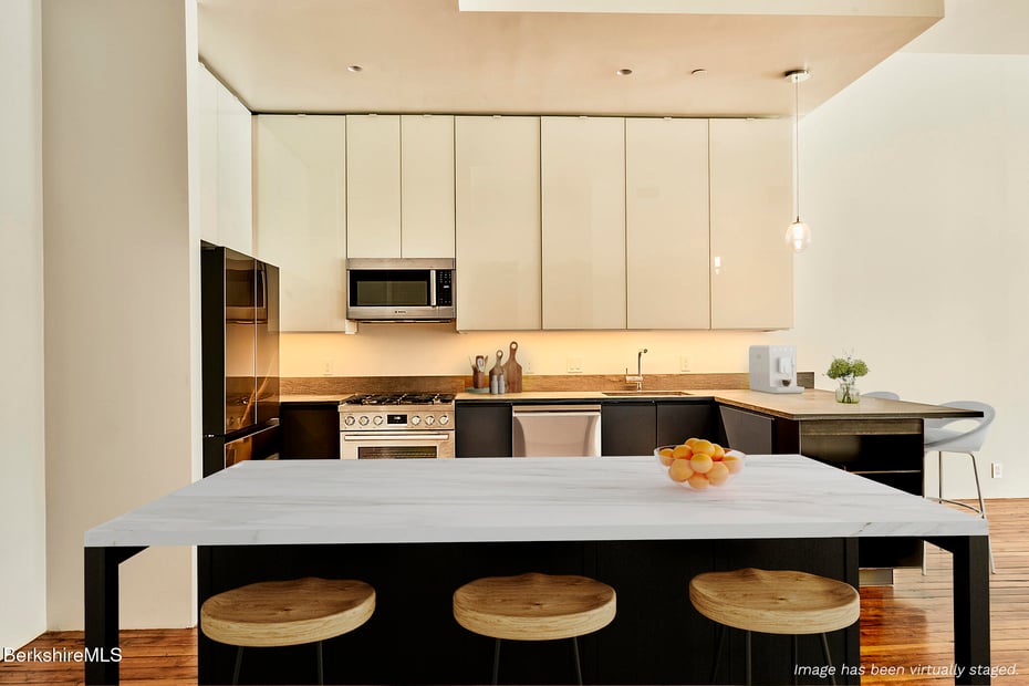 520 State Rd  #303 Photo 9