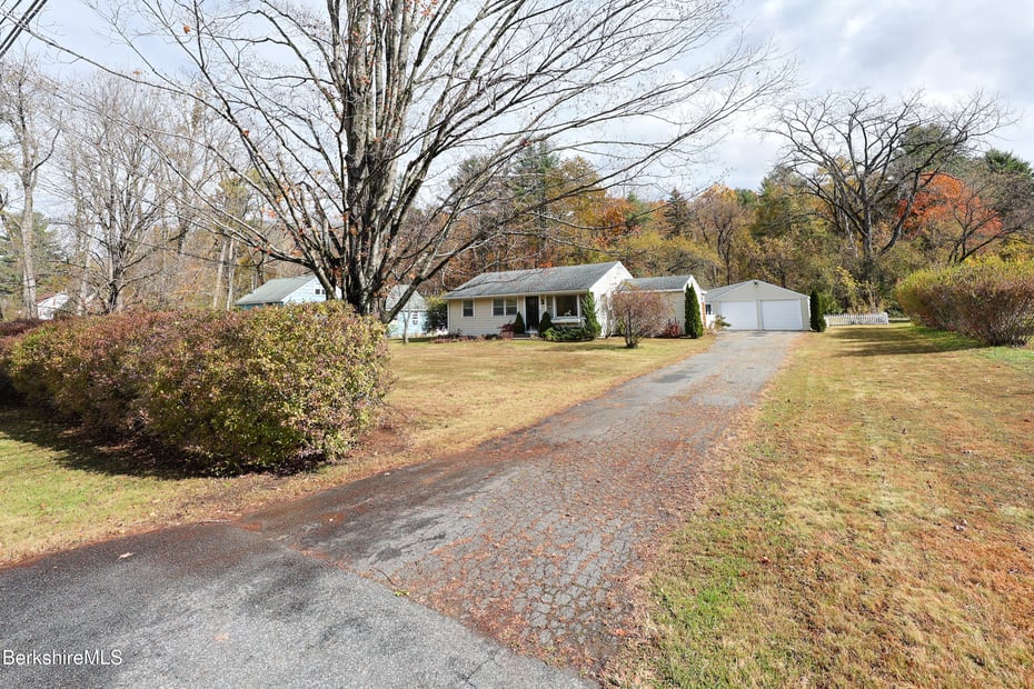 16 E New Lenox Rd Photo 2
