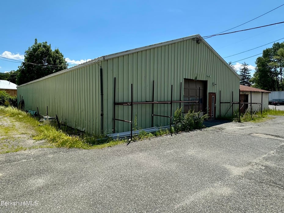 20 Maple Ave Photo 10