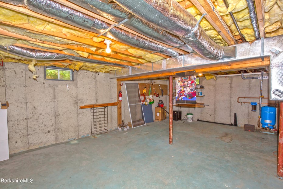 139 Tyringham Rd Photo 52
