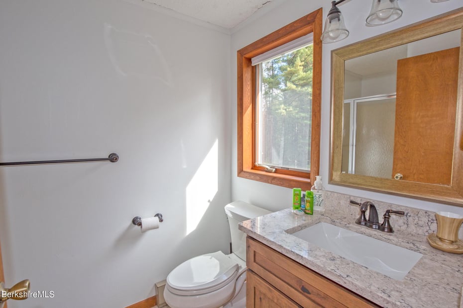 139 Tyringham Rd Photo 37