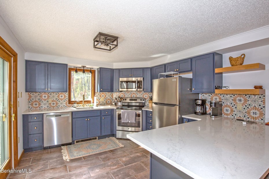 139 Tyringham Rd Photo 27