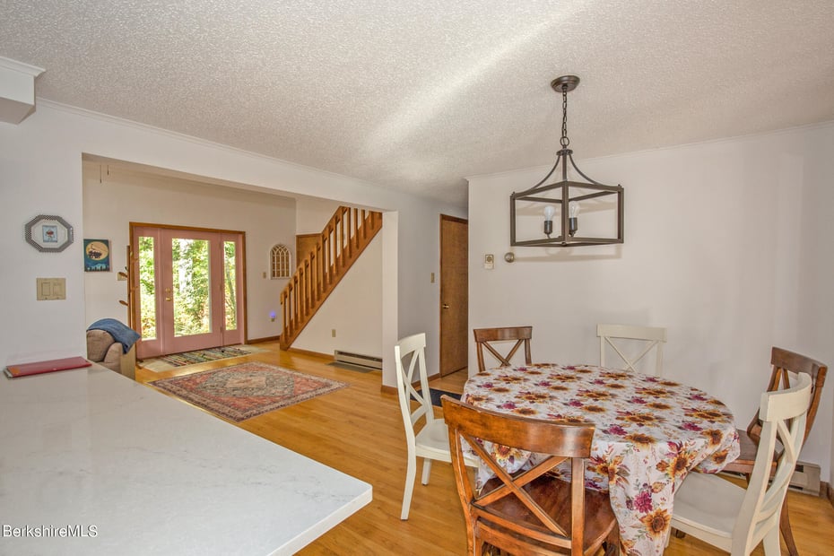 139 Tyringham Rd Photo 29