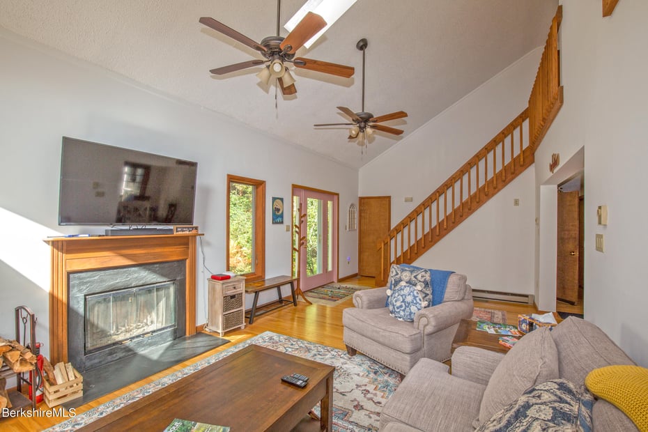 139 Tyringham Rd Photo 17