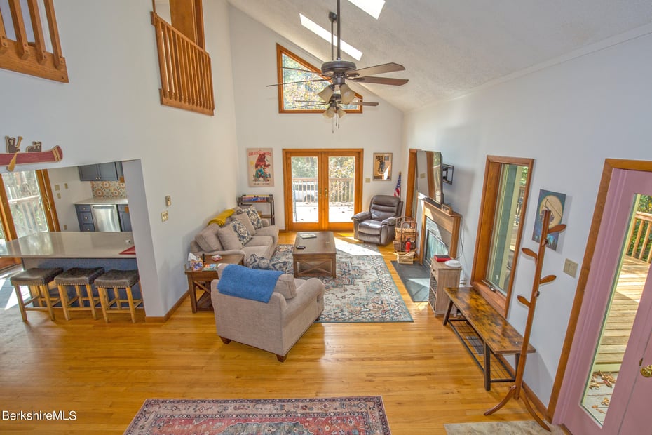 139 Tyringham Rd Photo 32