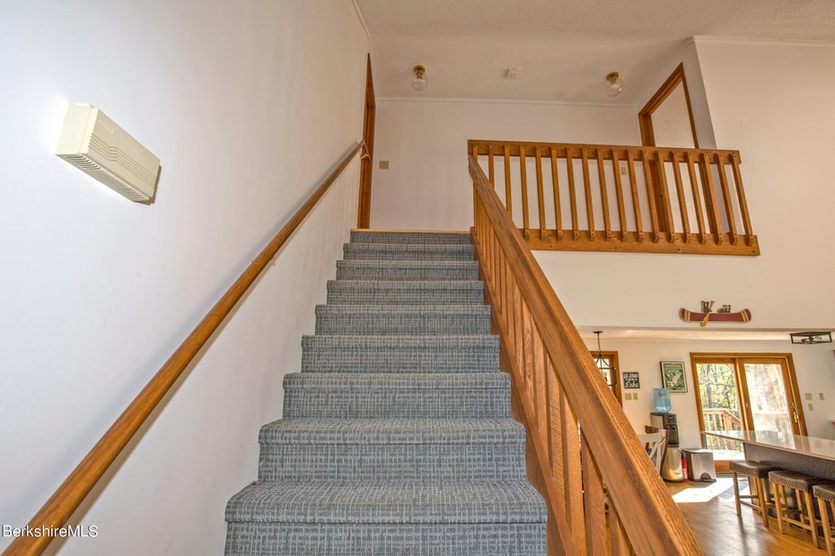 139 Tyringham Rd Photo 31