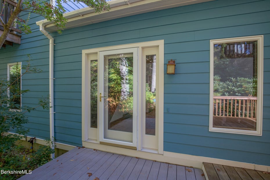 139 Tyringham Rd Photo 8