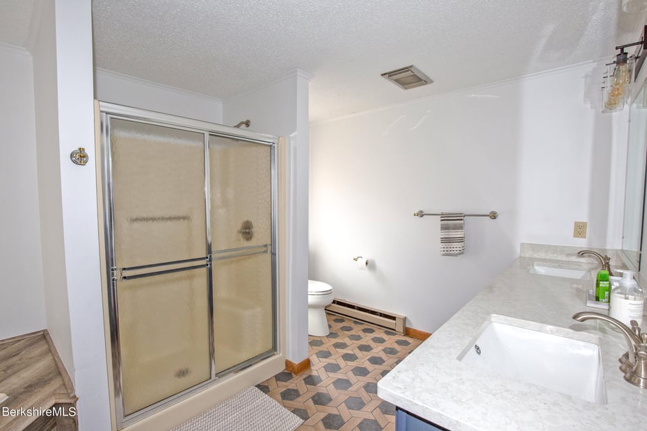 139 Tyringham Rd Photo 43