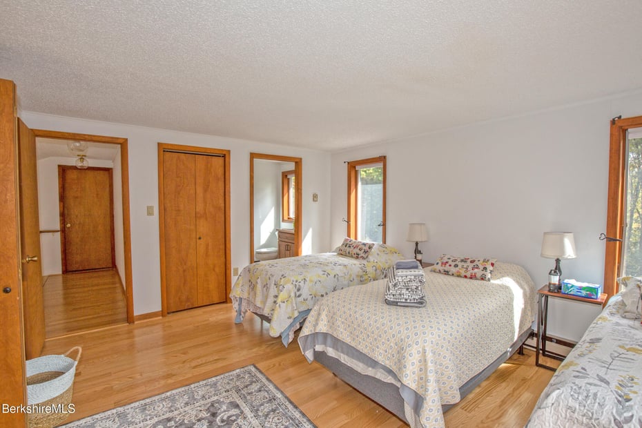 139 Tyringham Rd Photo 36