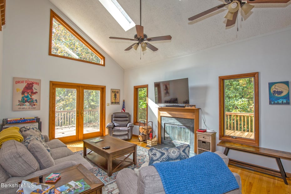 139 Tyringham Rd Photo 30