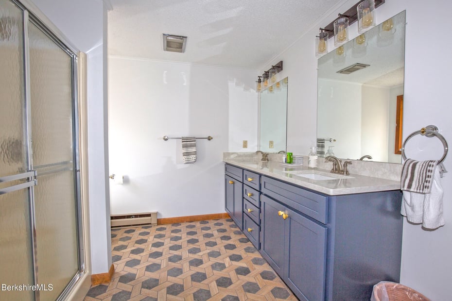 139 Tyringham Rd Photo 46